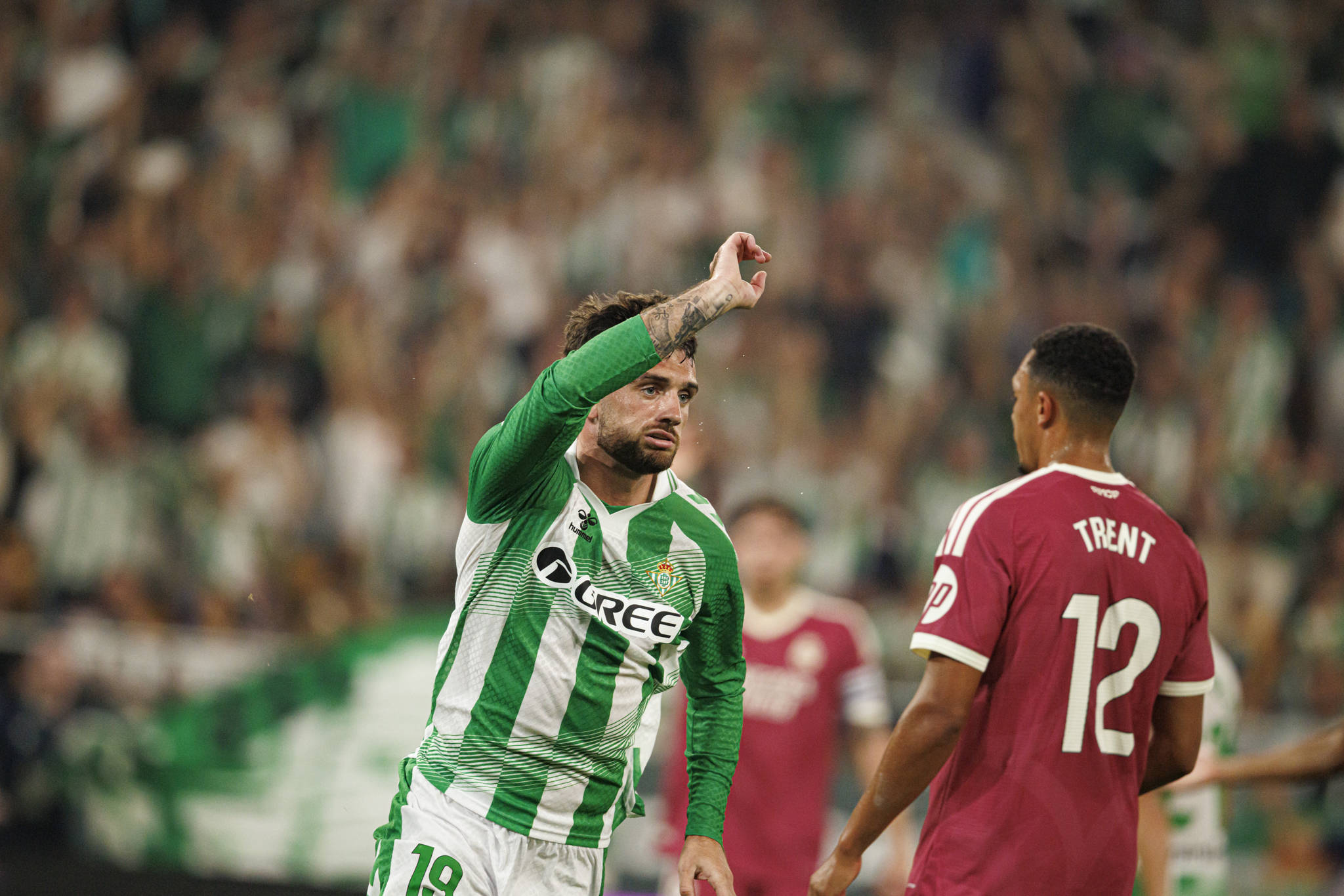 El Real Betis derrota al Real Madrid con un gol de Troy Parrott